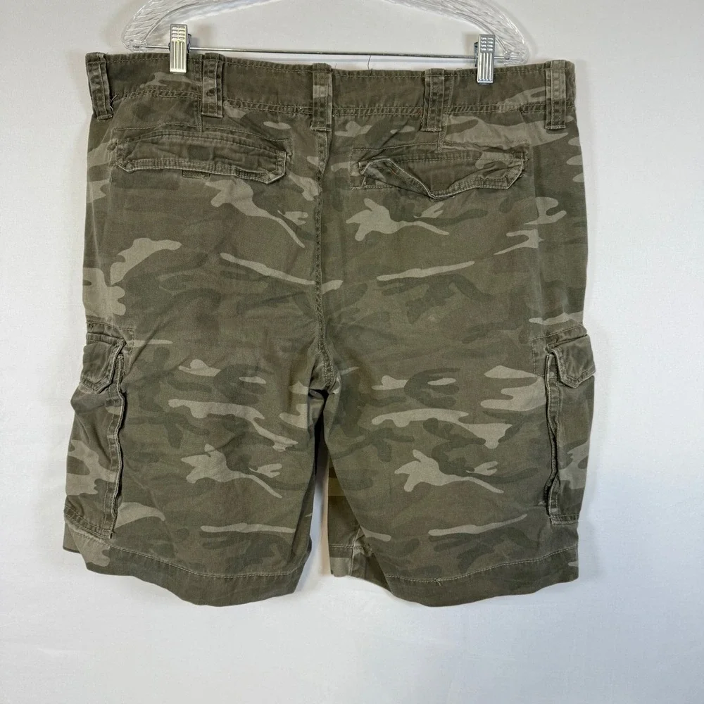 Roebuck & Co. Camo Cargo Shorts‎ Outdoor Casual Size 40